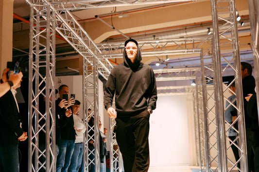 Unisex Hoodie mit Schraube